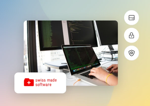 Entwicklerin programmiert an Laptop, Label 'Swiss Made Software' eingeblendet.